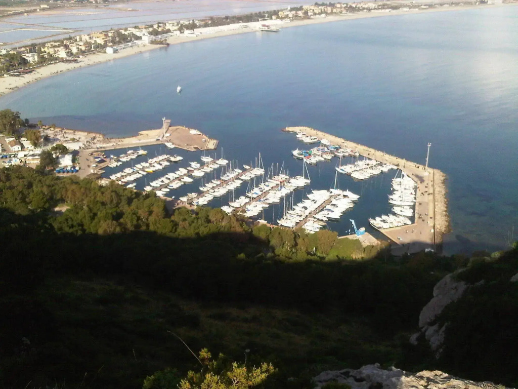 Al Porto Di Cagliari