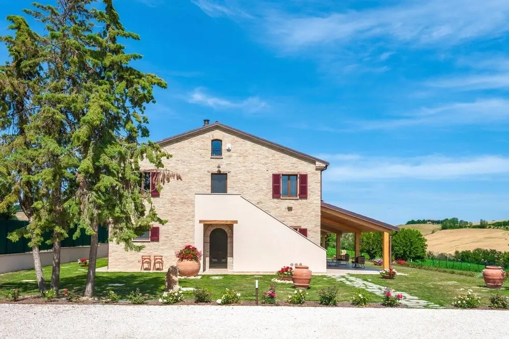 I Gelsi 12&2 by Marche Holiday Villas
