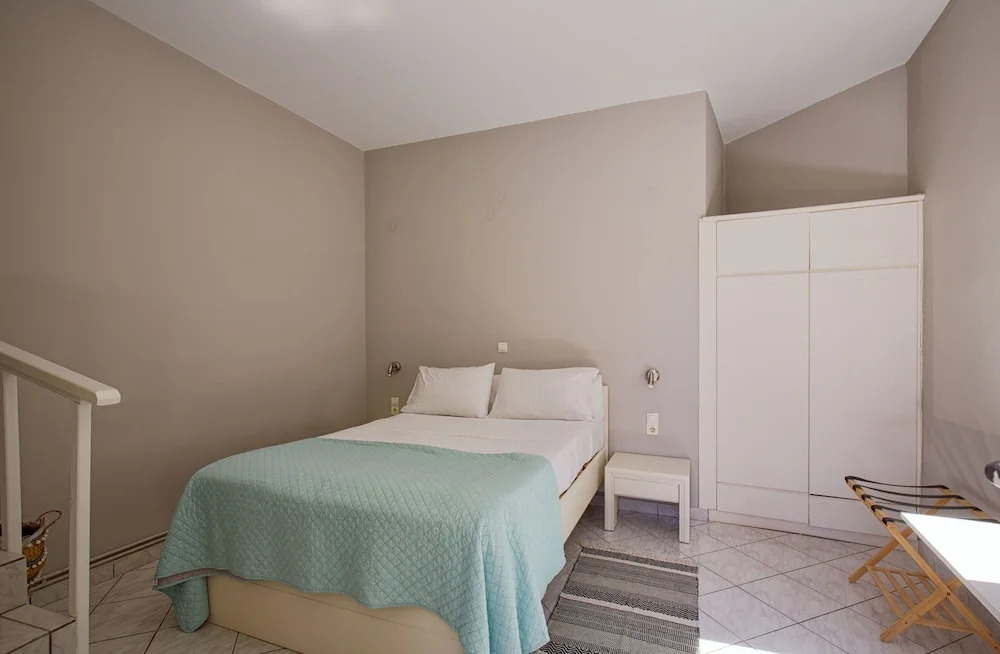 Yasmine Apartments