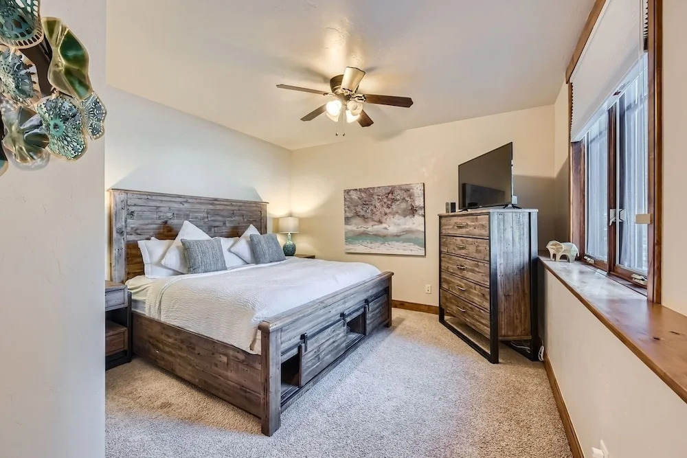 New Listing The Beaver Lodge At Breckenridge 3 Bedroom Home by RedAwning