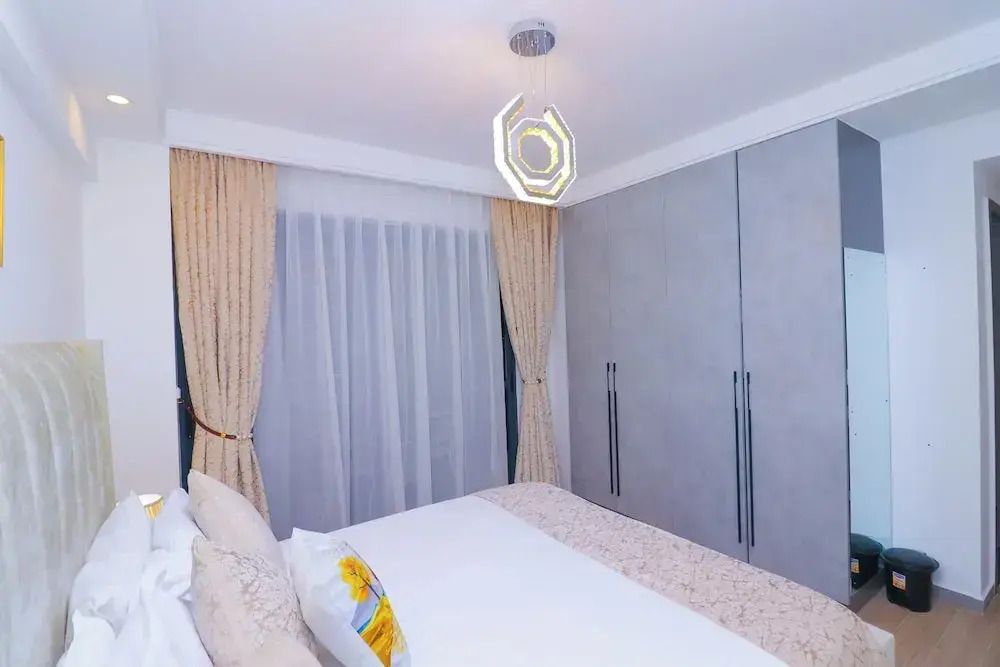 Erica Suites- Riverside