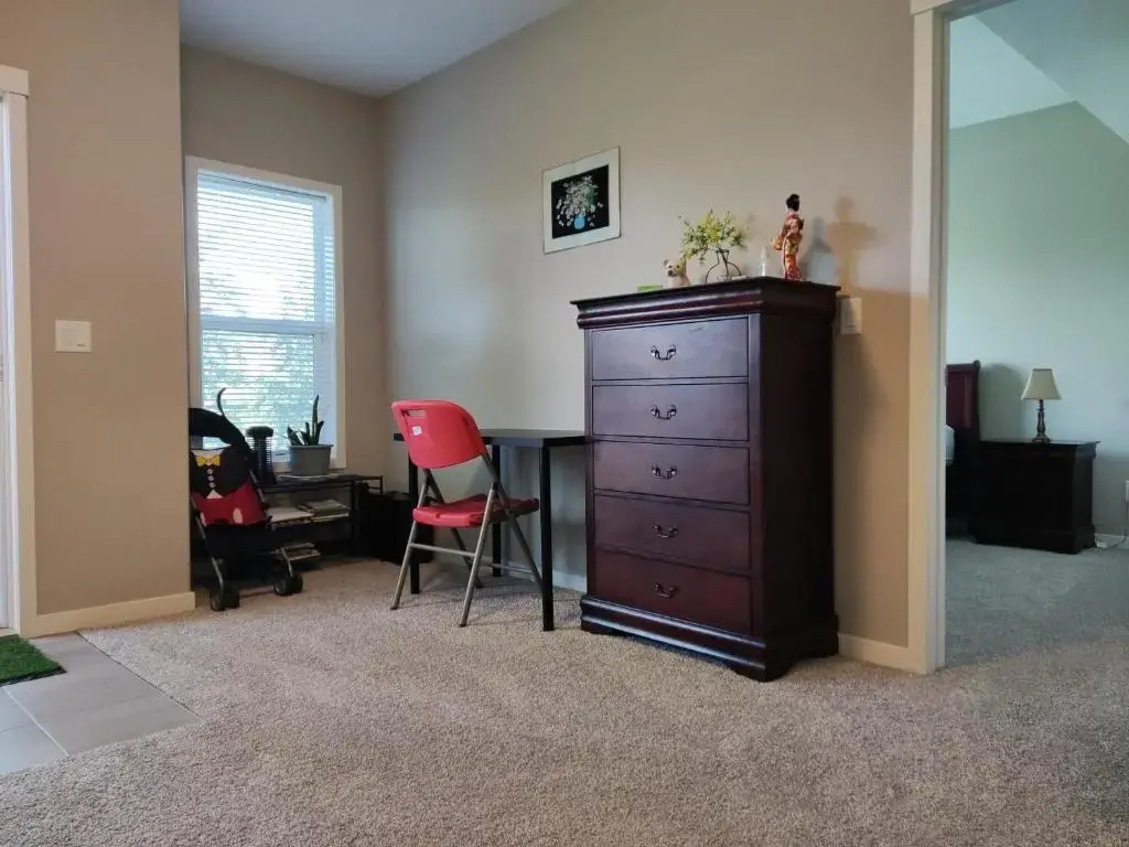 Brand New Entire guest suite by lake near YYC