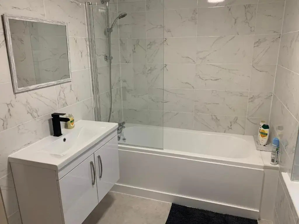 Fantastic villa bournemouth - spa, parking, garden