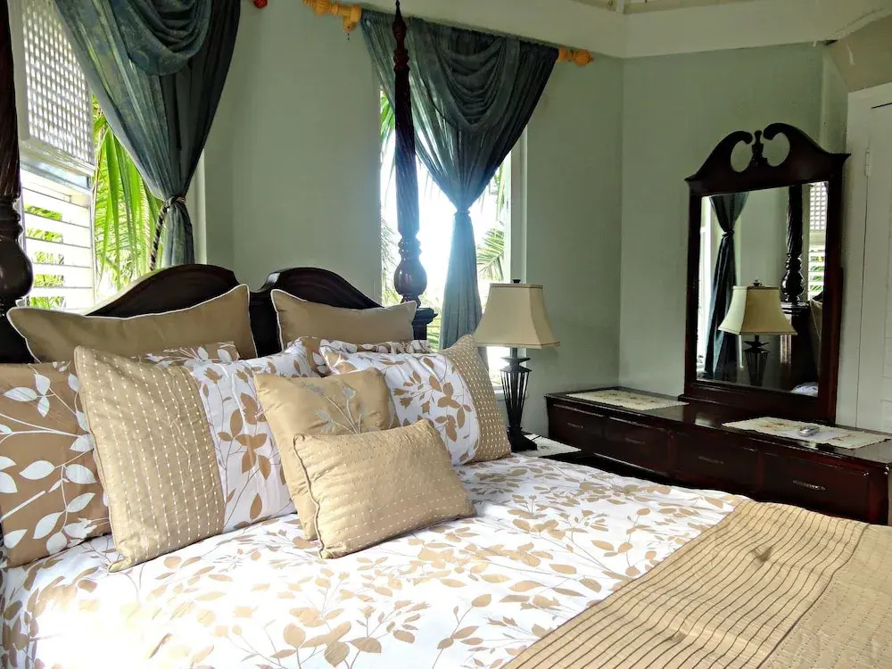 Private 2 Bedroom Beachfront Penthouse Condo Ocho Rios, Jamaica
