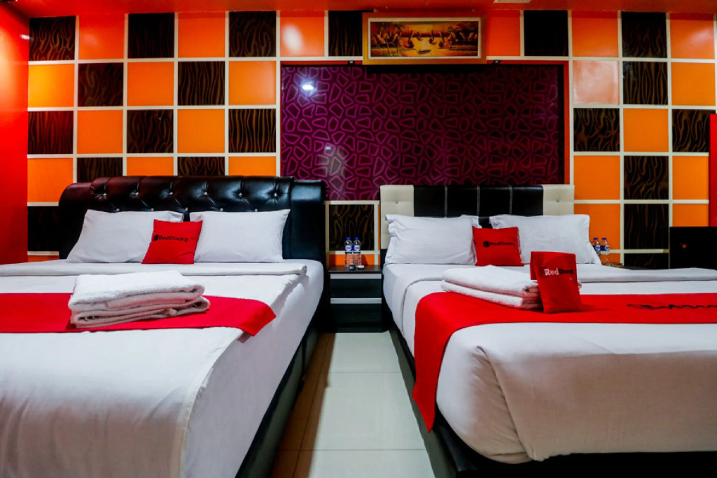 RedDoorz Plus near DC Mall Batam