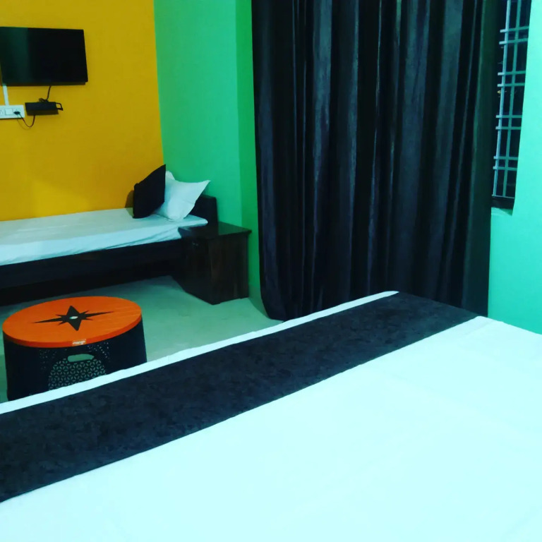 Hotel Anand Verse