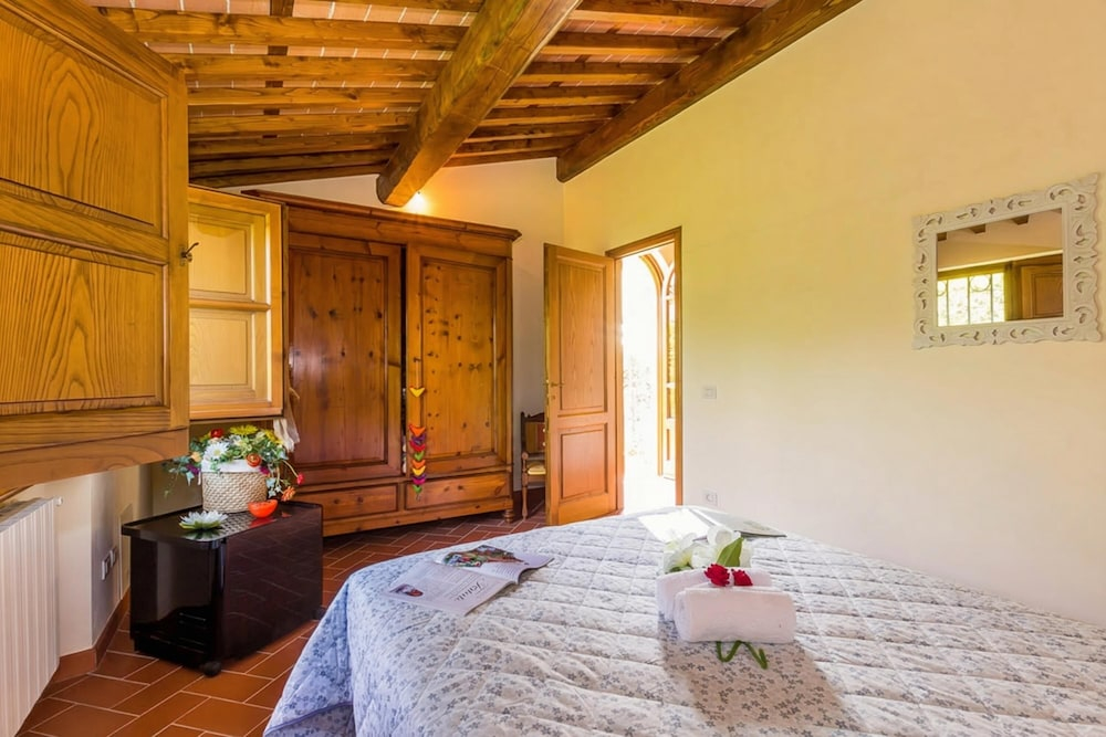 Villa Pallina With Pool