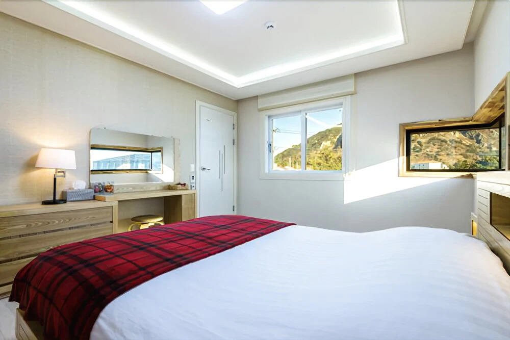 Seogwipo Sanbangsan-ui-achim Pension