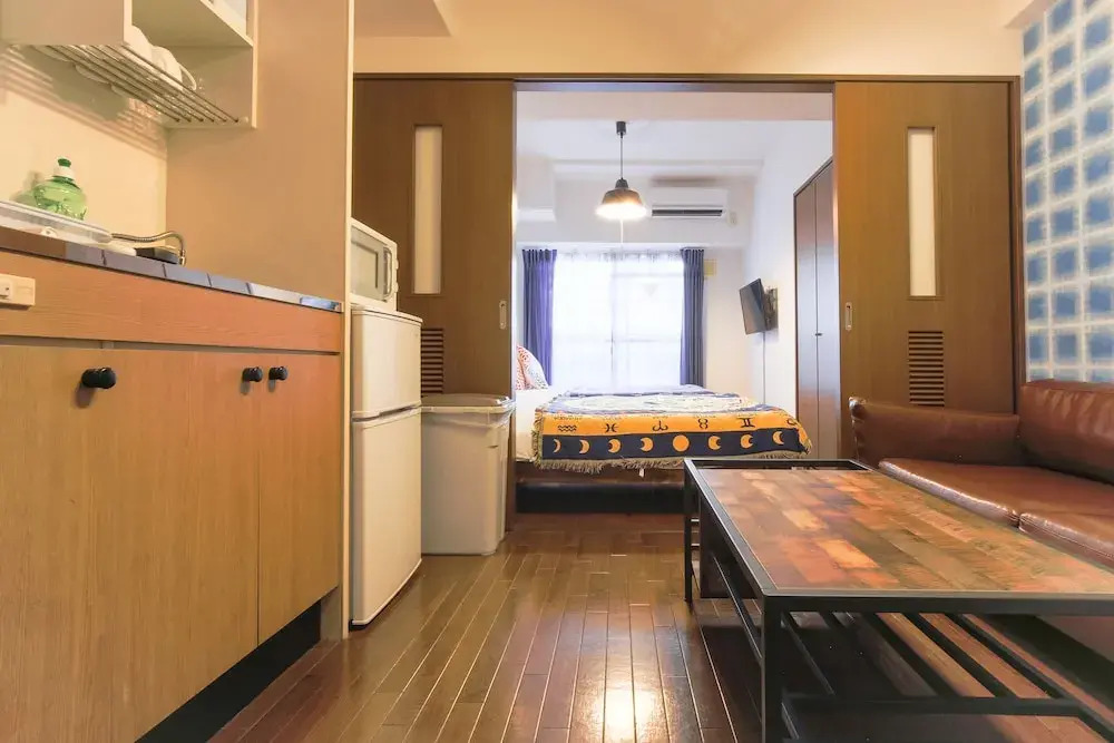 Grand Court Namba 402