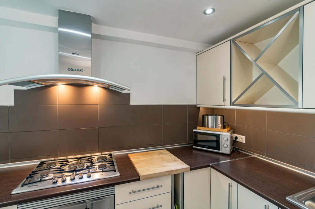 AB4 - vacation home, Marbella by Roomservices