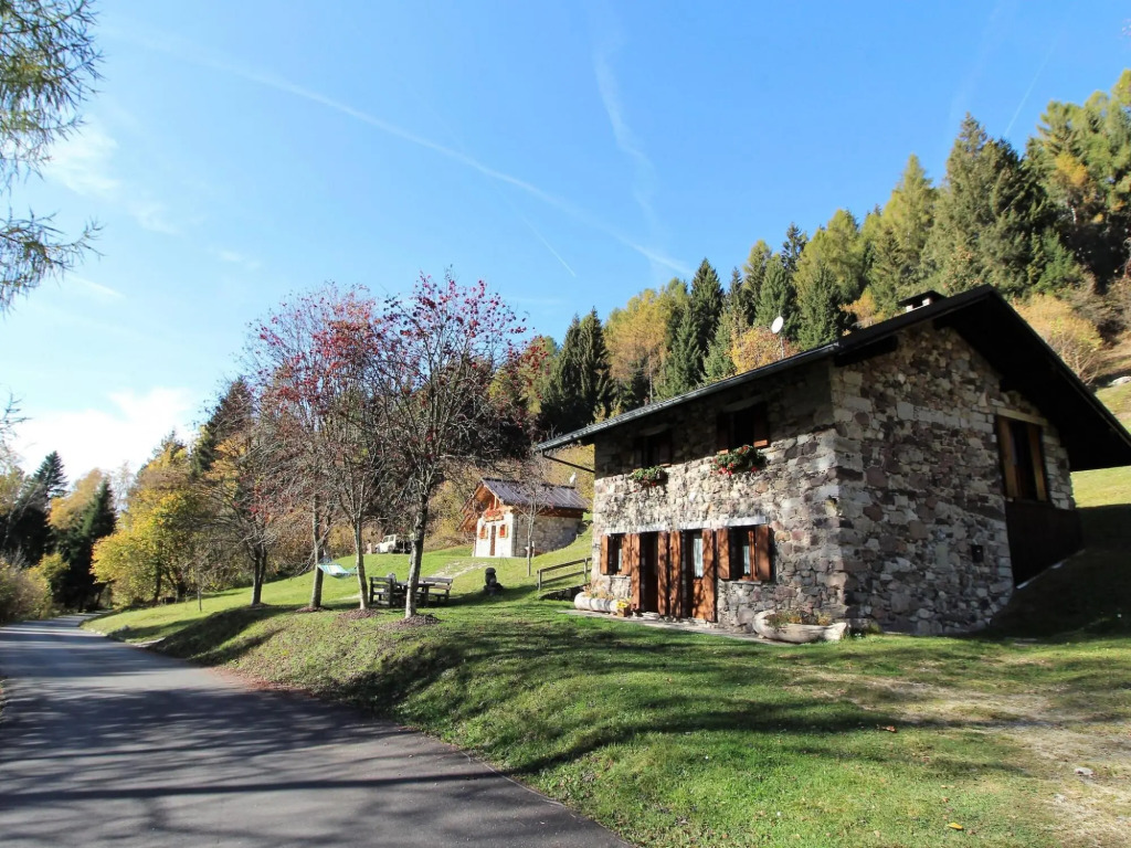 Wooden chalet in Pieve Tesino with garden
