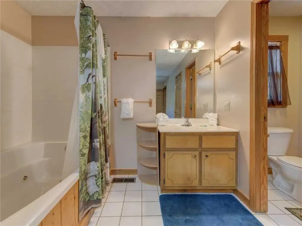 Peanuts Hideaway, 3 Bedrooms, Hot Tub, Fire Pit, Sleeps 10