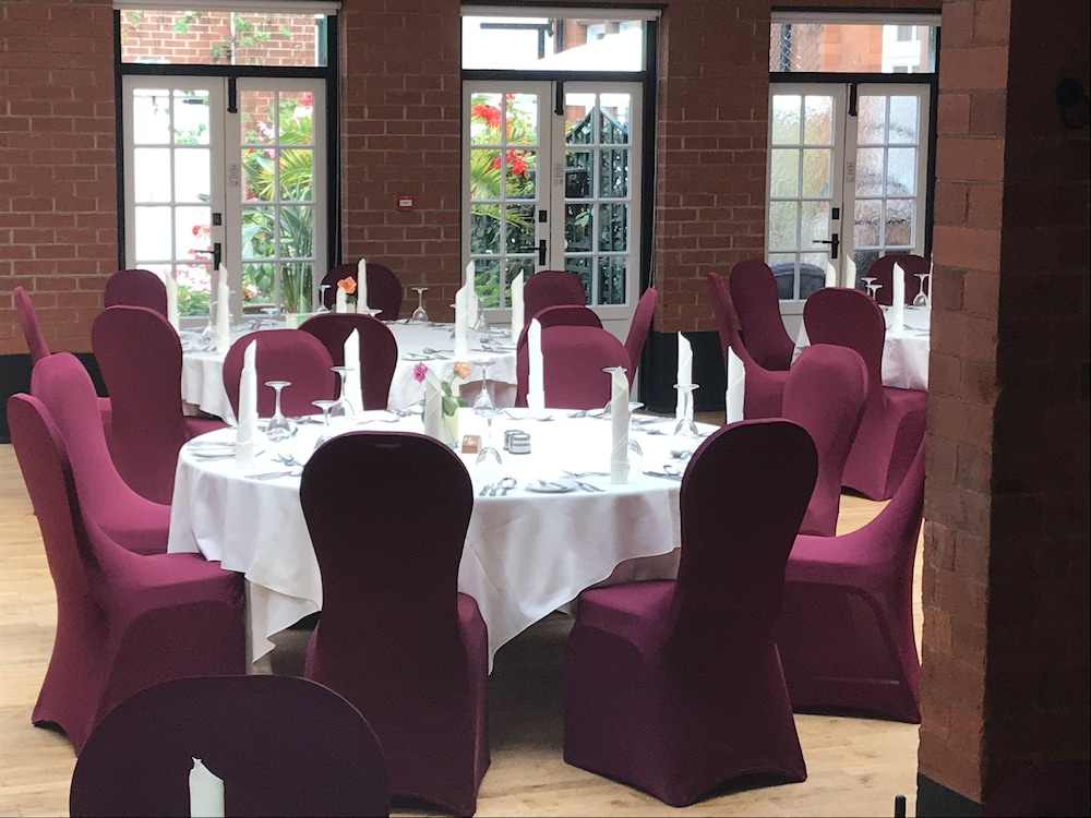 The Carre Arms Hotel