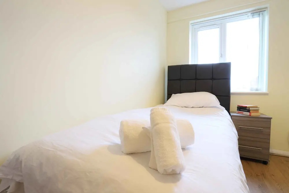 Solihull/NEC/Airport 3 BR Semi-detached House