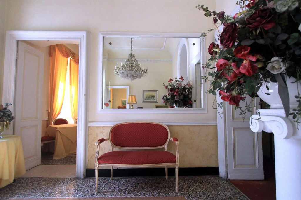 Ena Hotel