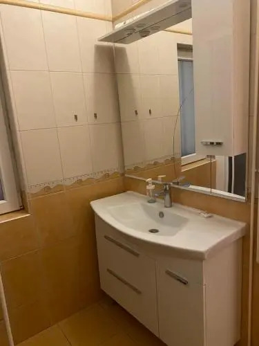 Rooms and apartments Nokturno