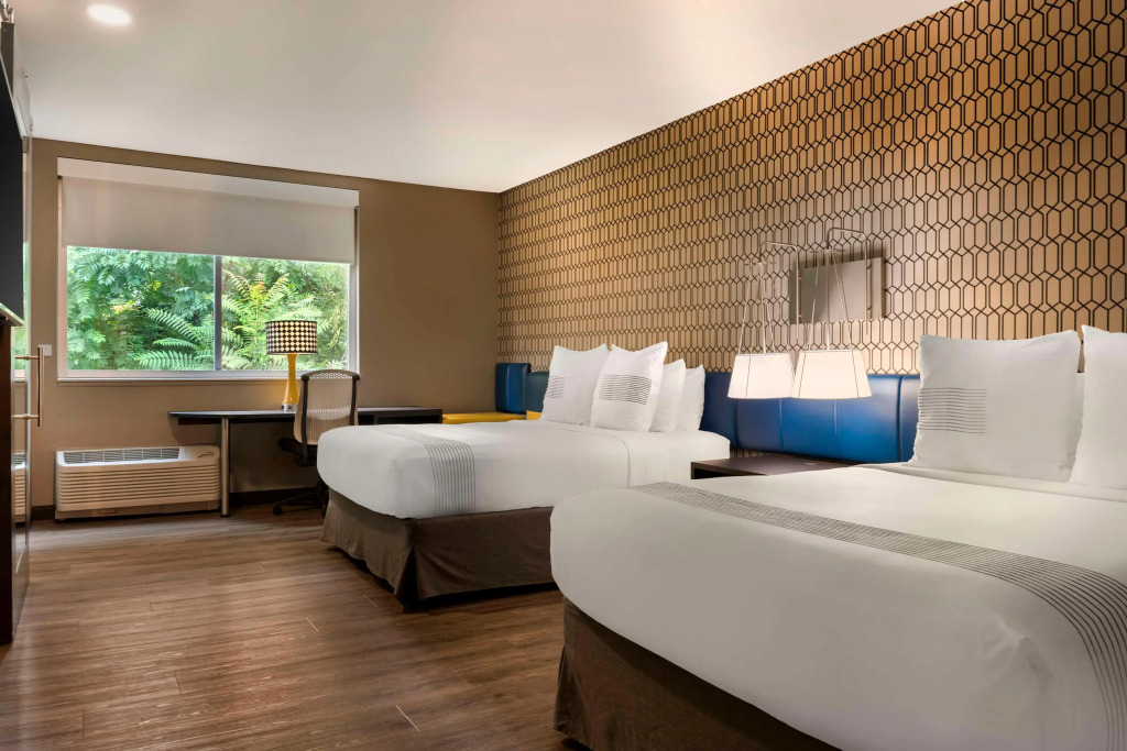 GLo Hotel Asheville-Blue Ridge Parkway