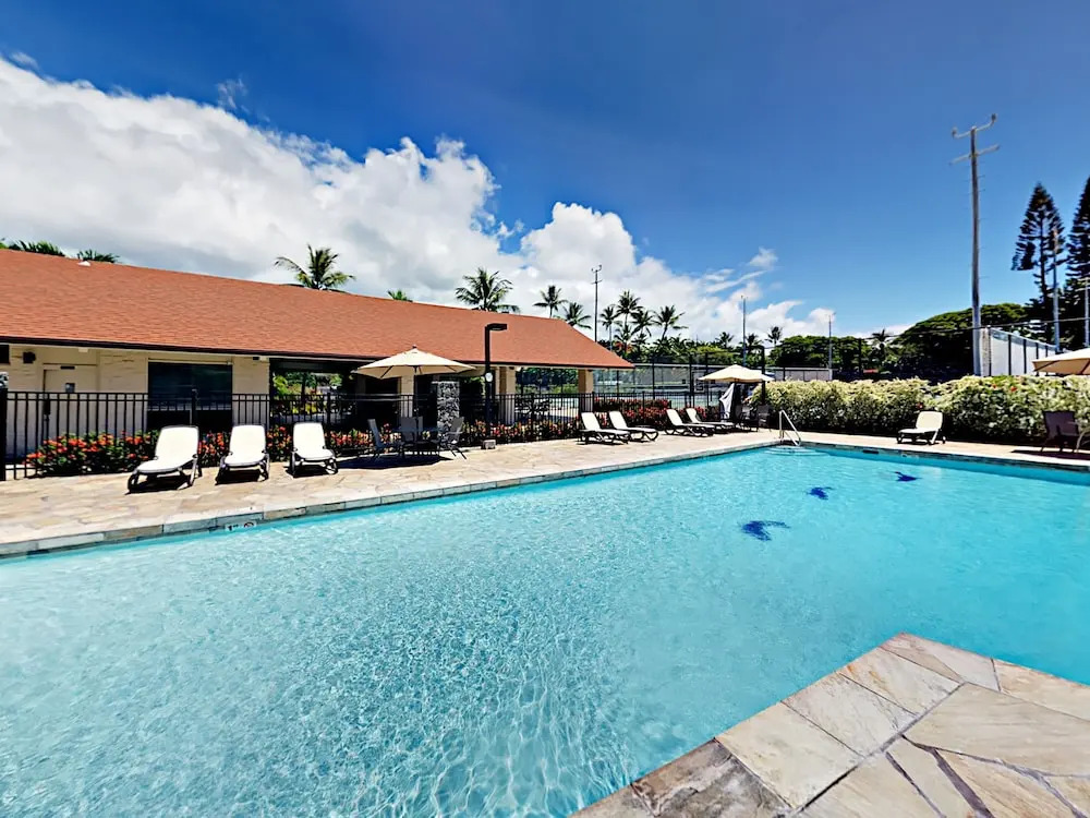 Unobstructed Oceanfront! 2br + Loft W/ Lanai, Pool 2 Bedroom Condo