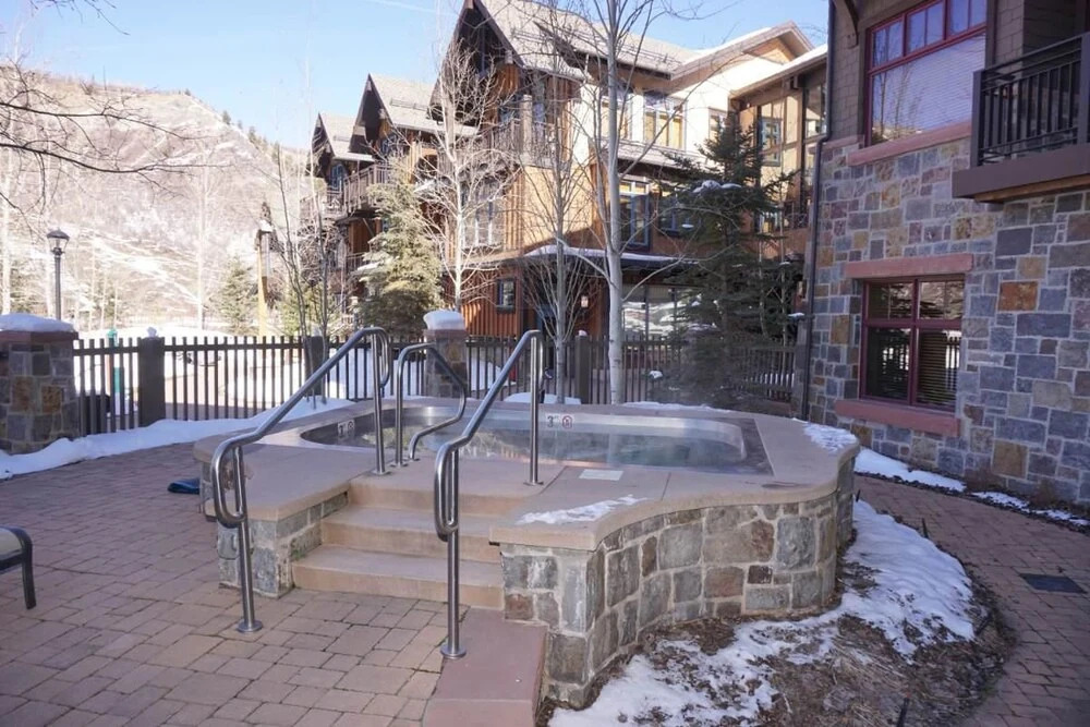 Capitol Peak Lodge - Walk 20 Steps To The  To The Gondola - Down Valley Views 2 Bedroom Condo by RedAwning