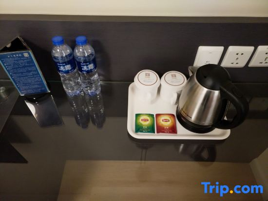 Jingcheng Business Hotel (Beijing Shilihe Metro Station)