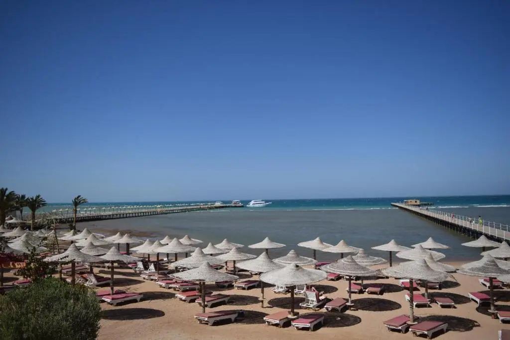 Karma Hotel Studio with beach and pools-foreign guests only