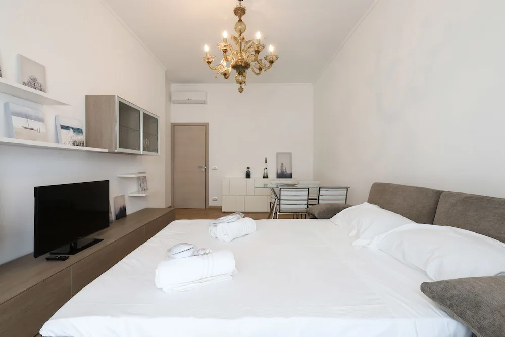 Suitelowcost Sforza
