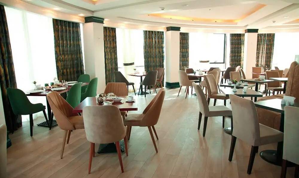 Green Queen Hotel