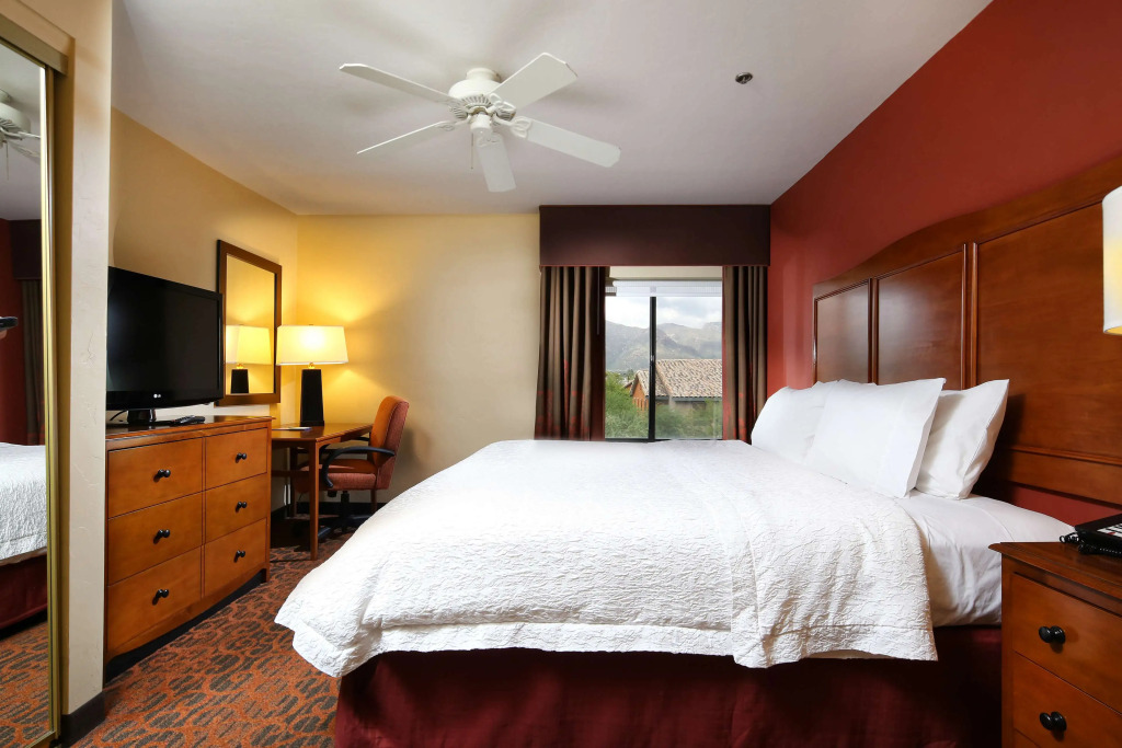 Hampton Inn & Suites Tucson Mall