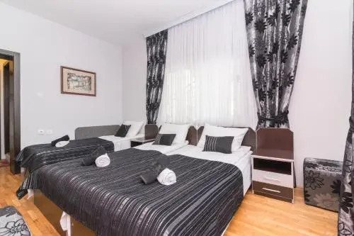 Villa Dudan LakeView Terrace & Parking available