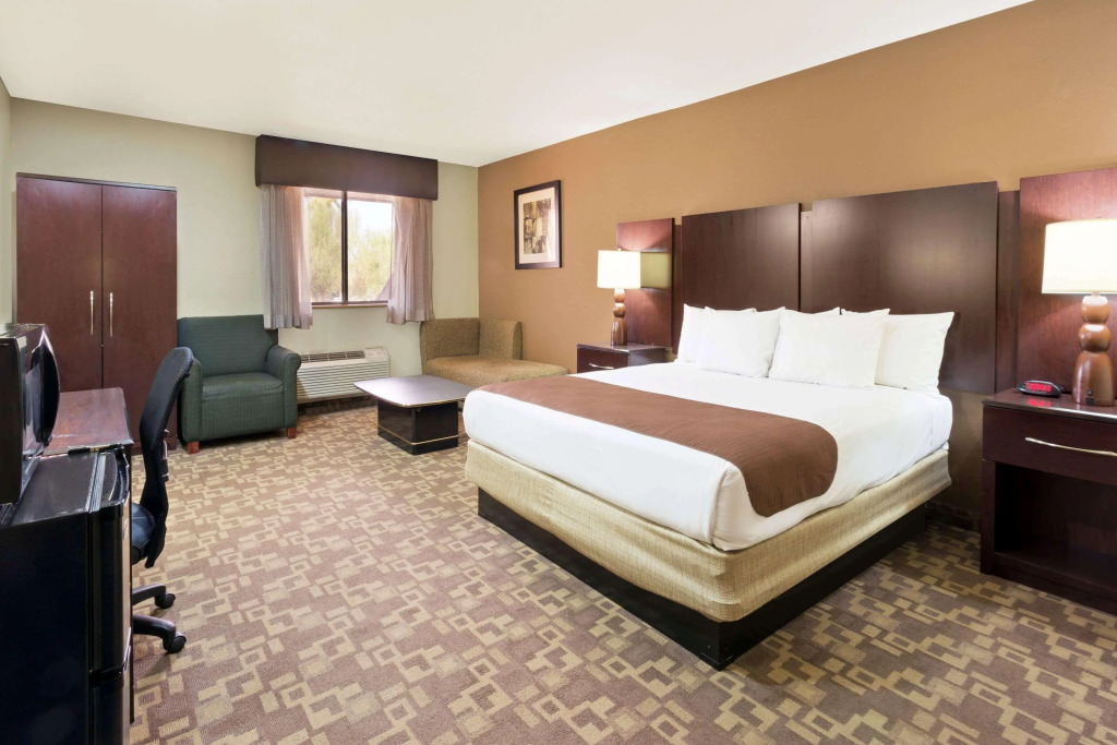 Rodeway Inn & Suites Chandler - Phoenix South I-10