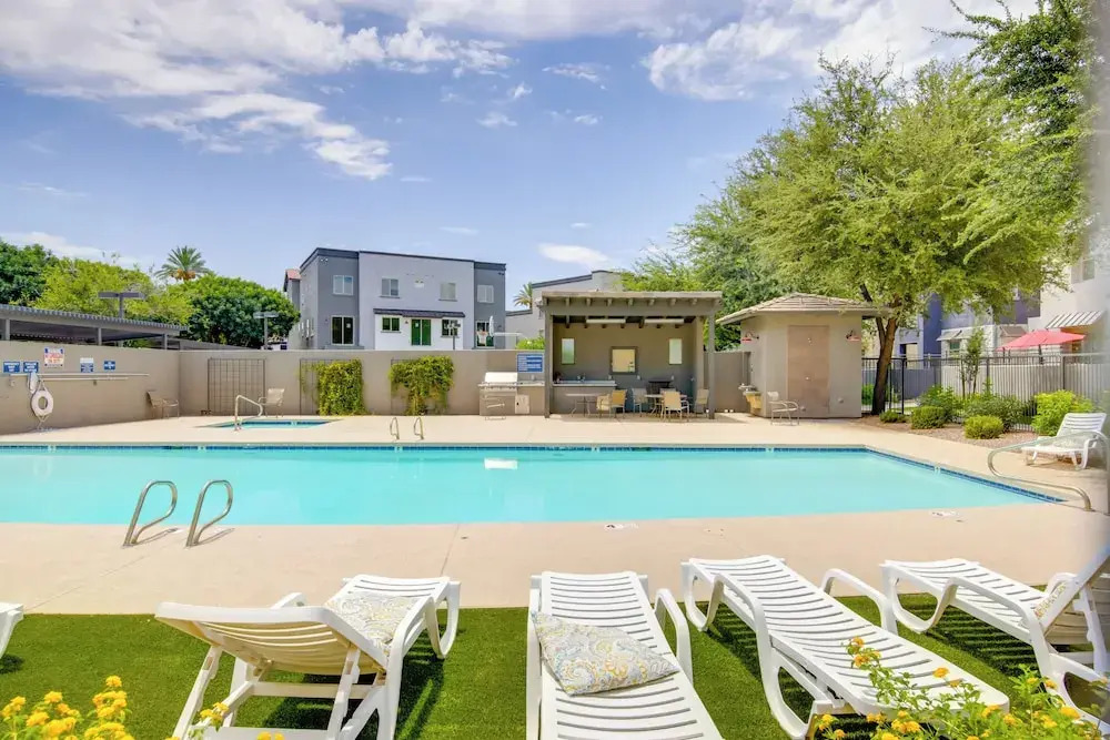 1 Mi to Intel Campus! Chandler Townhome w/ Pools