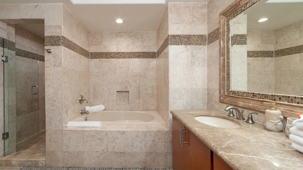 Cristal 803 2 BR 2 BA Condo @ Las Palomas Phase 1
