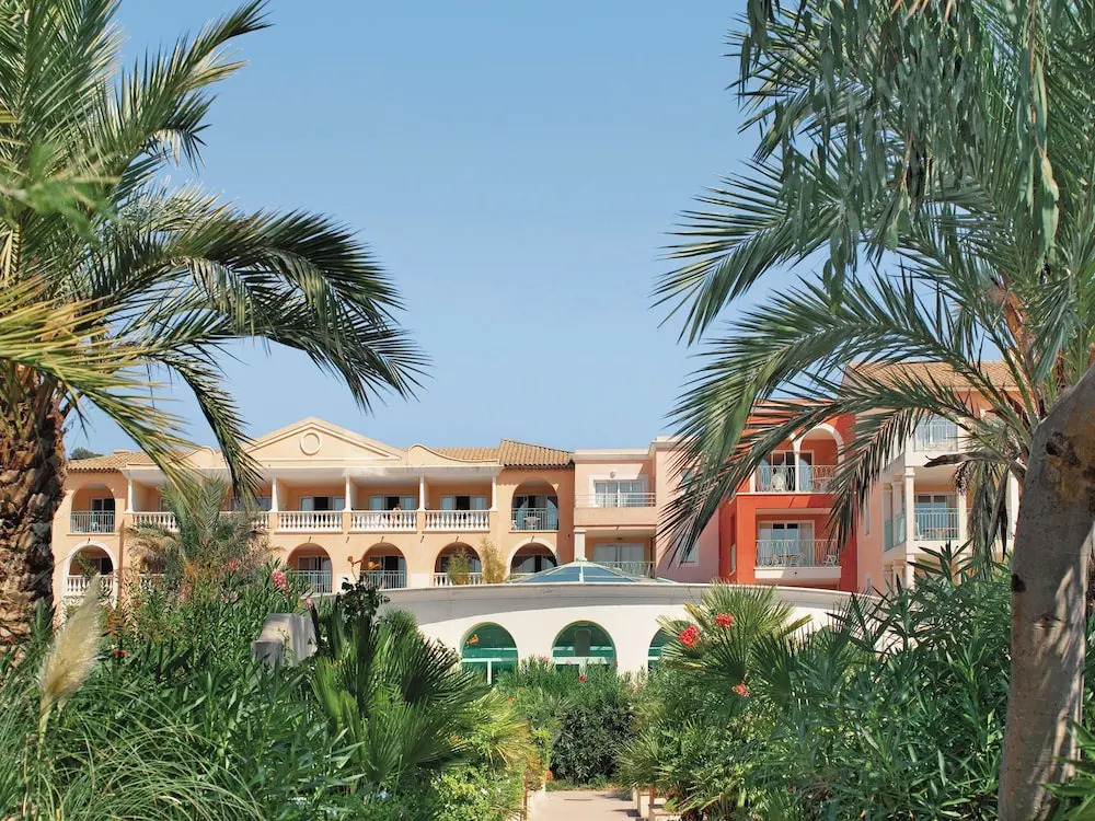 Bright Studio in French Style Near the Beach of Issambres