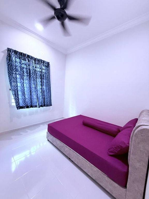 Homestay Selesa KKT Guesthouse