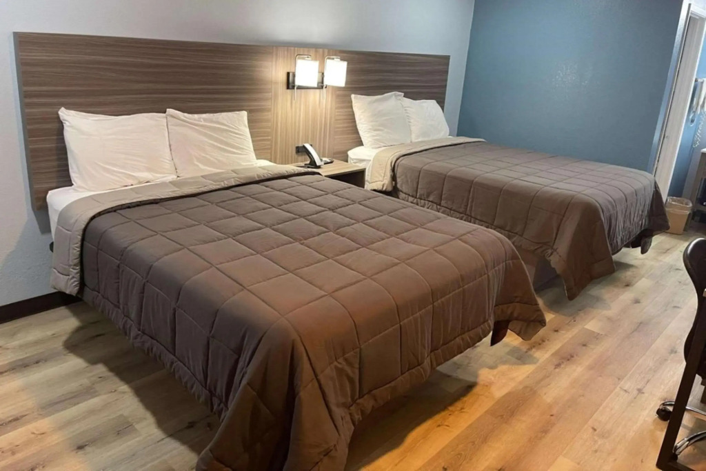 Rodeway Inn & Suites Brookhaven