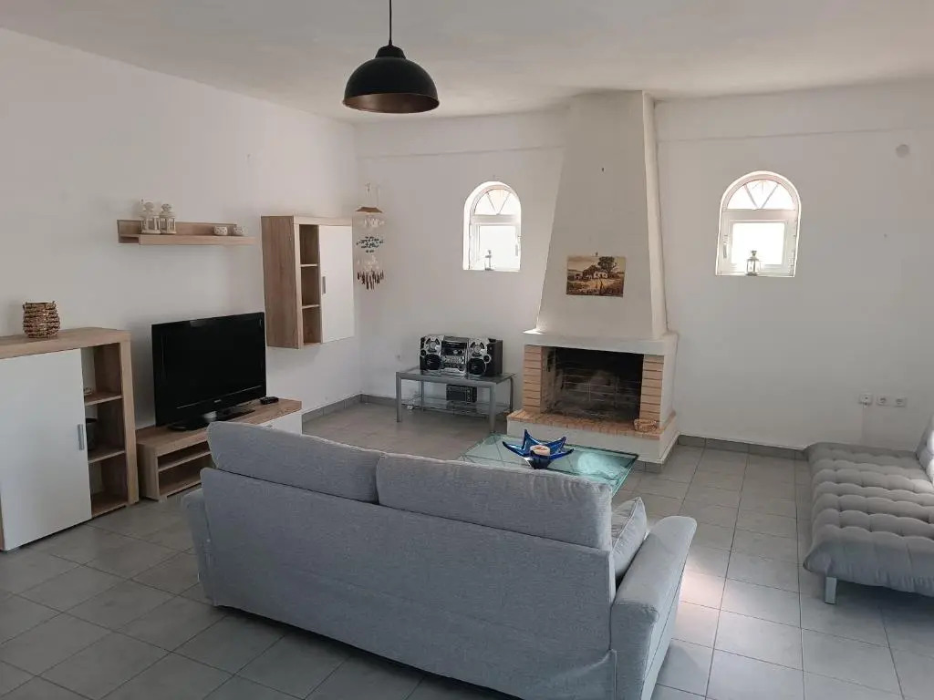 CAMARES HOUSE