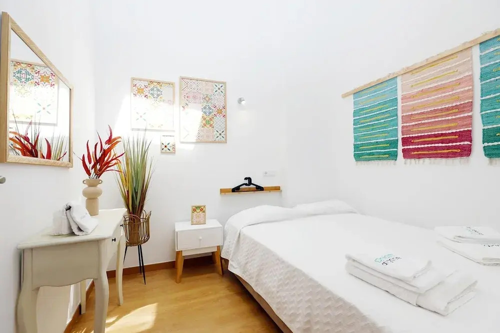 Z 02 - Bedroom 2 in Gil Vicente Guest Rooms