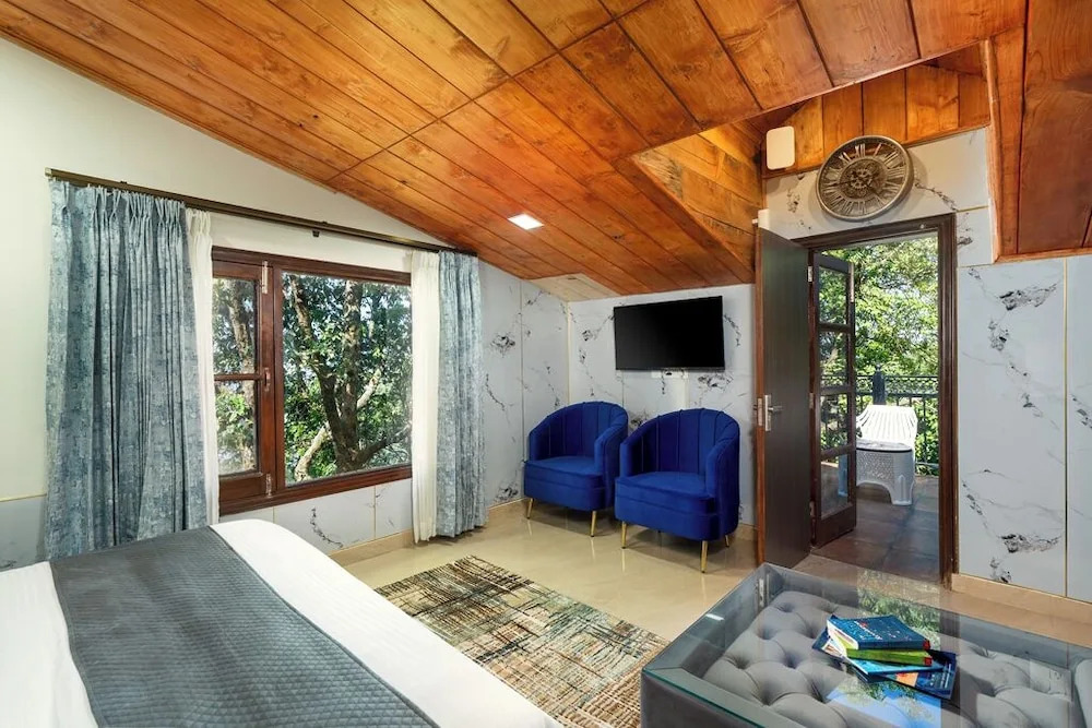 Regenta Place Dalhousie Just 500 Meters Walkable from Mall Road
