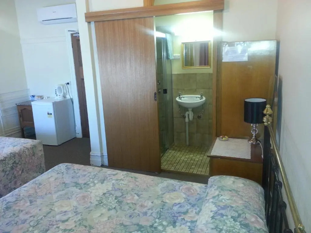 Sonbern Lodge Motel