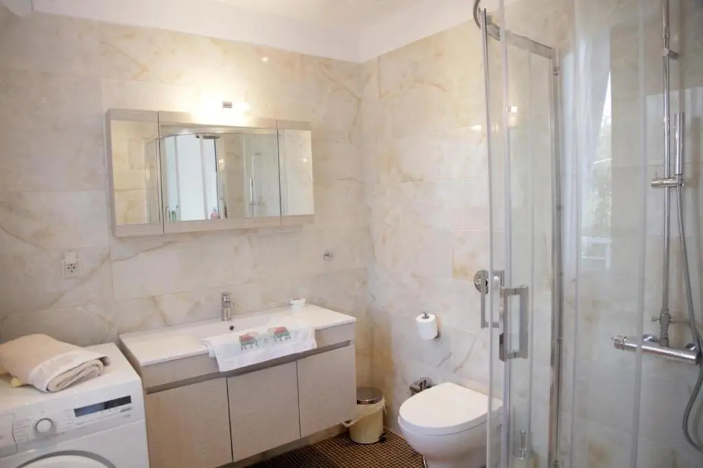 Villa Evita - Sea View Apartment by Kostas