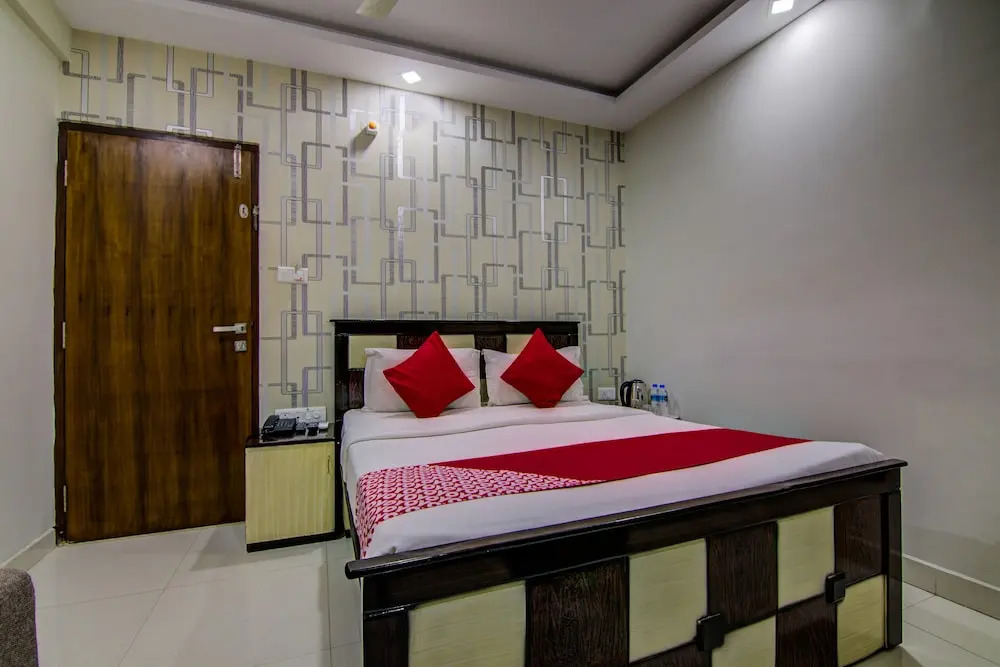 OYO 16744 Live Inn Castle