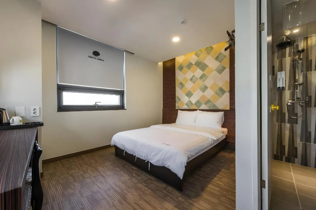 Bound Hostel