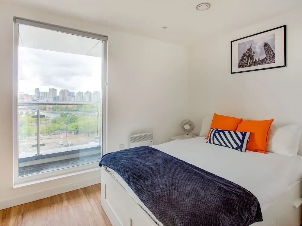 Plush Apartment in Manchester Near IWM North
