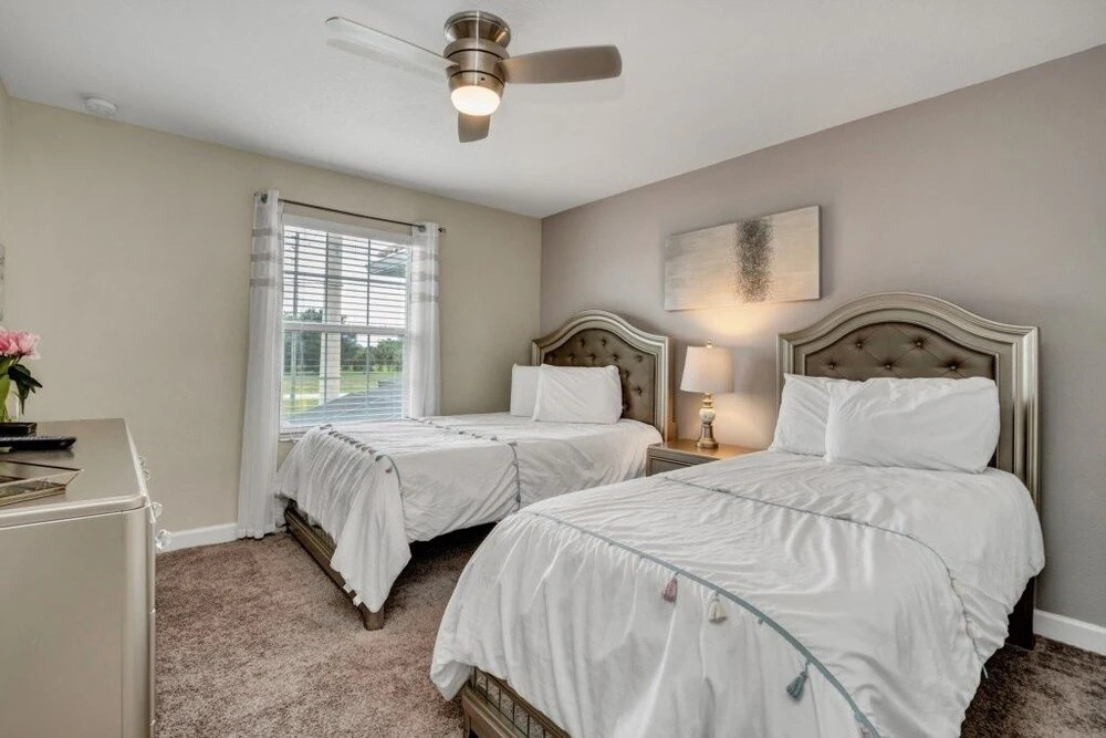 Storey Lake Amazing Resort 4 Bedroom Home! 4 Townhouse by Redawning