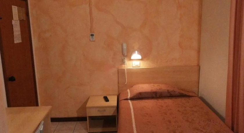 HOTEL JOLANDA