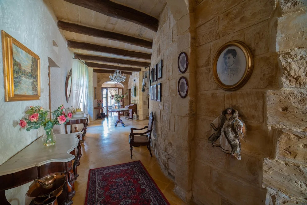 Village Knights Accommodation