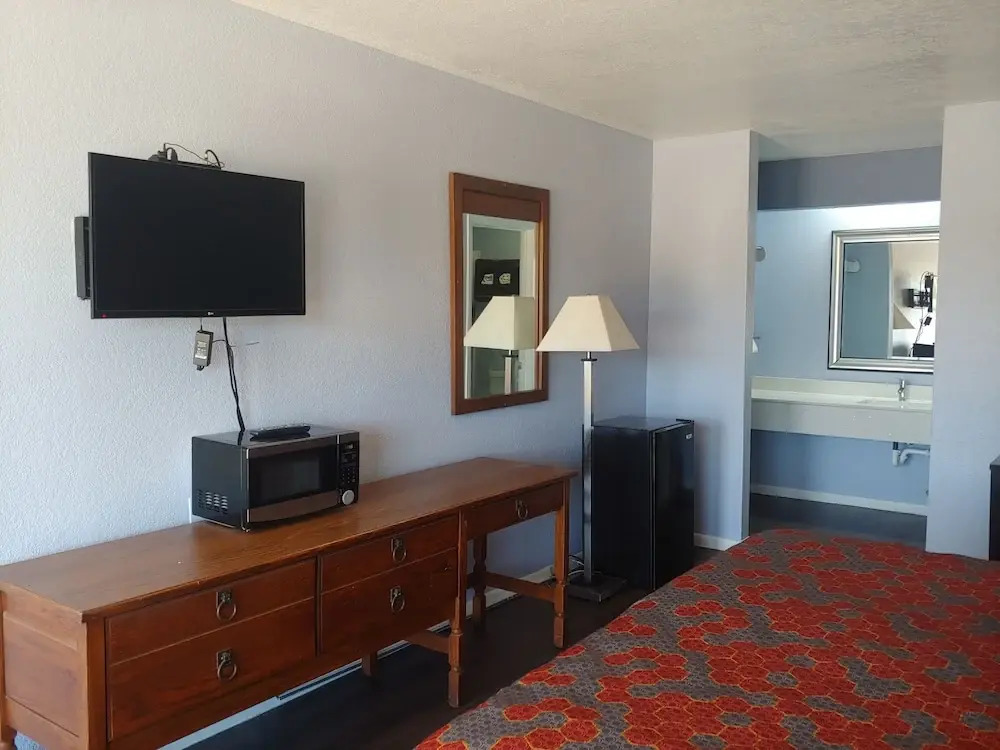 Brooks City Executive Inn