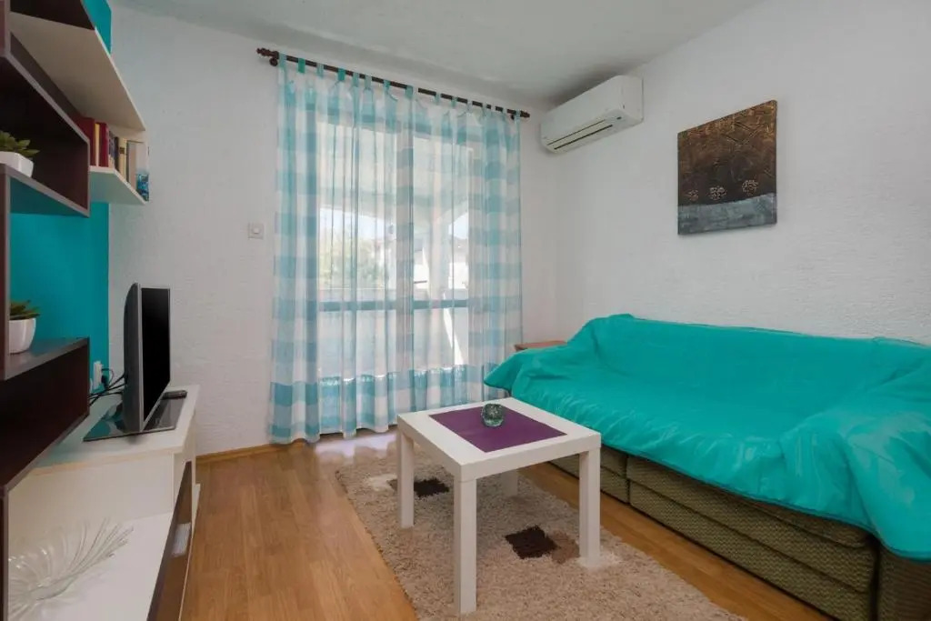 Apartment ANTONIJE with two bedrooms for max 6 person 700 m from beach Funtana