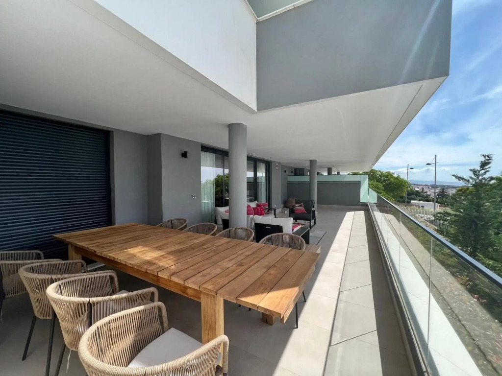 Mesas Homes luxury 4 bed apartment near the sea and port Estepona