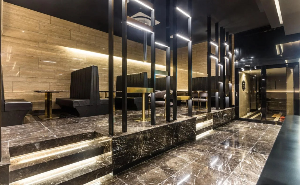 Astro Hotel